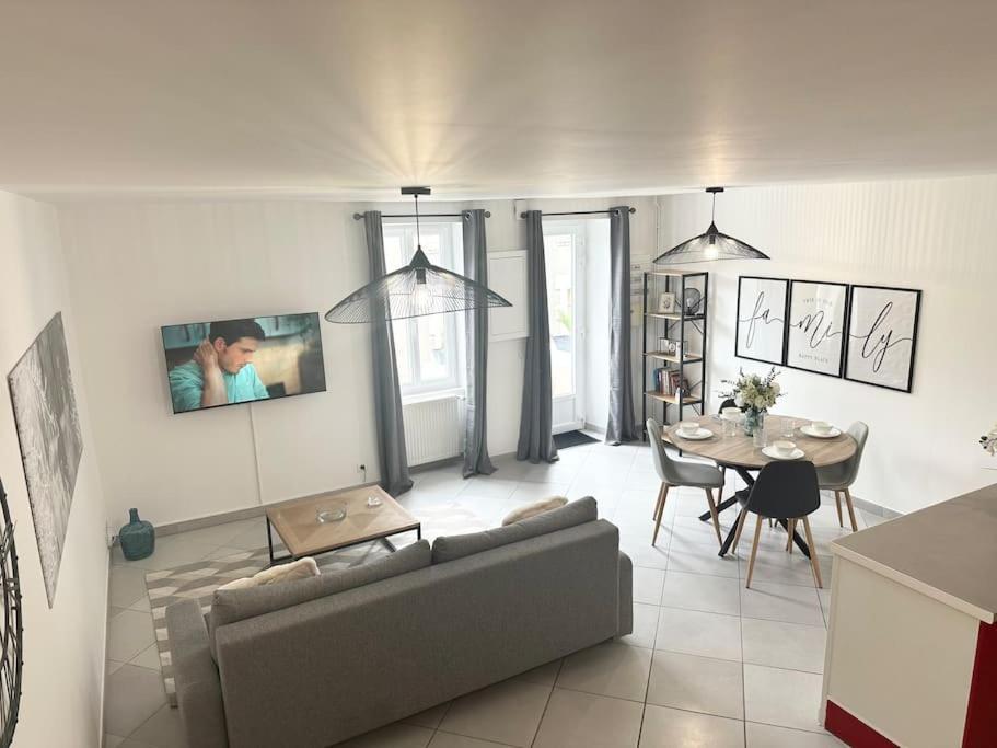 Chaleureuse Maison Au Coeur D'argenton-sur-creuse Ferienhaus